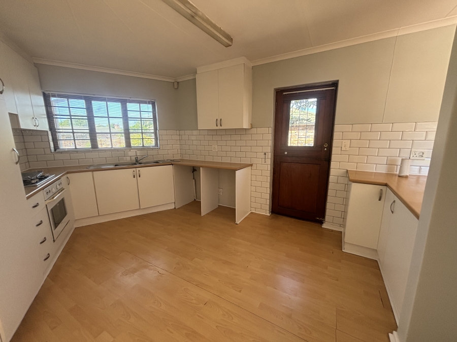 2 Bedroom Property for Sale in Summerstrand Eastern Cape